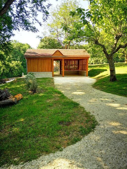 Maison Climatisee Avec Jacuzzi A 10 Min De Sarlat Exterior photo