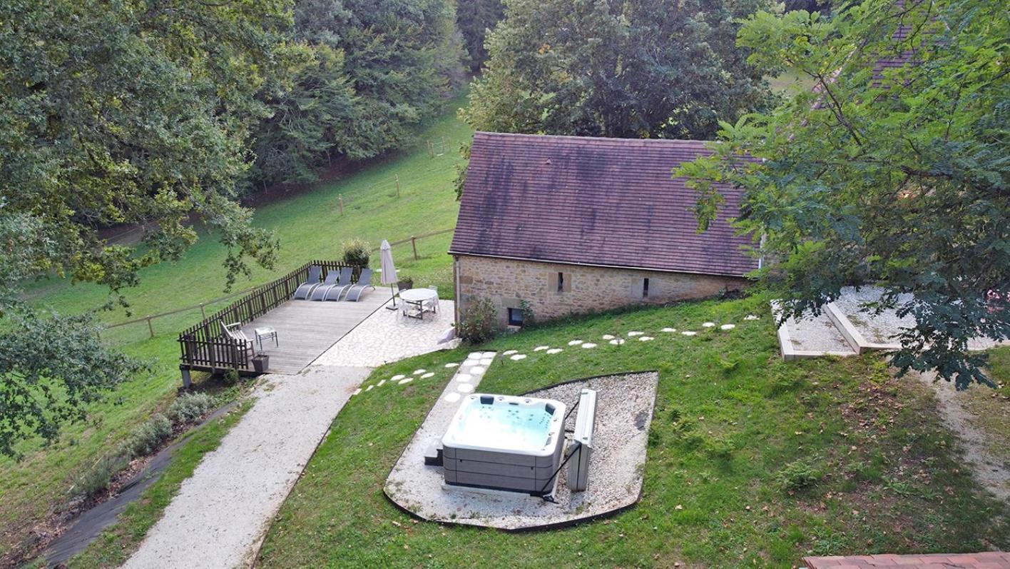Maison Climatisee Avec Jacuzzi A 10 Min De Sarlat Exterior photo